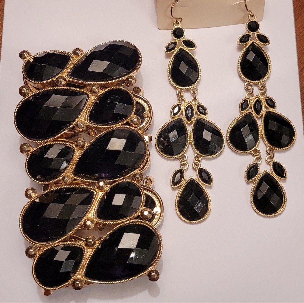 Bracelet and earring set